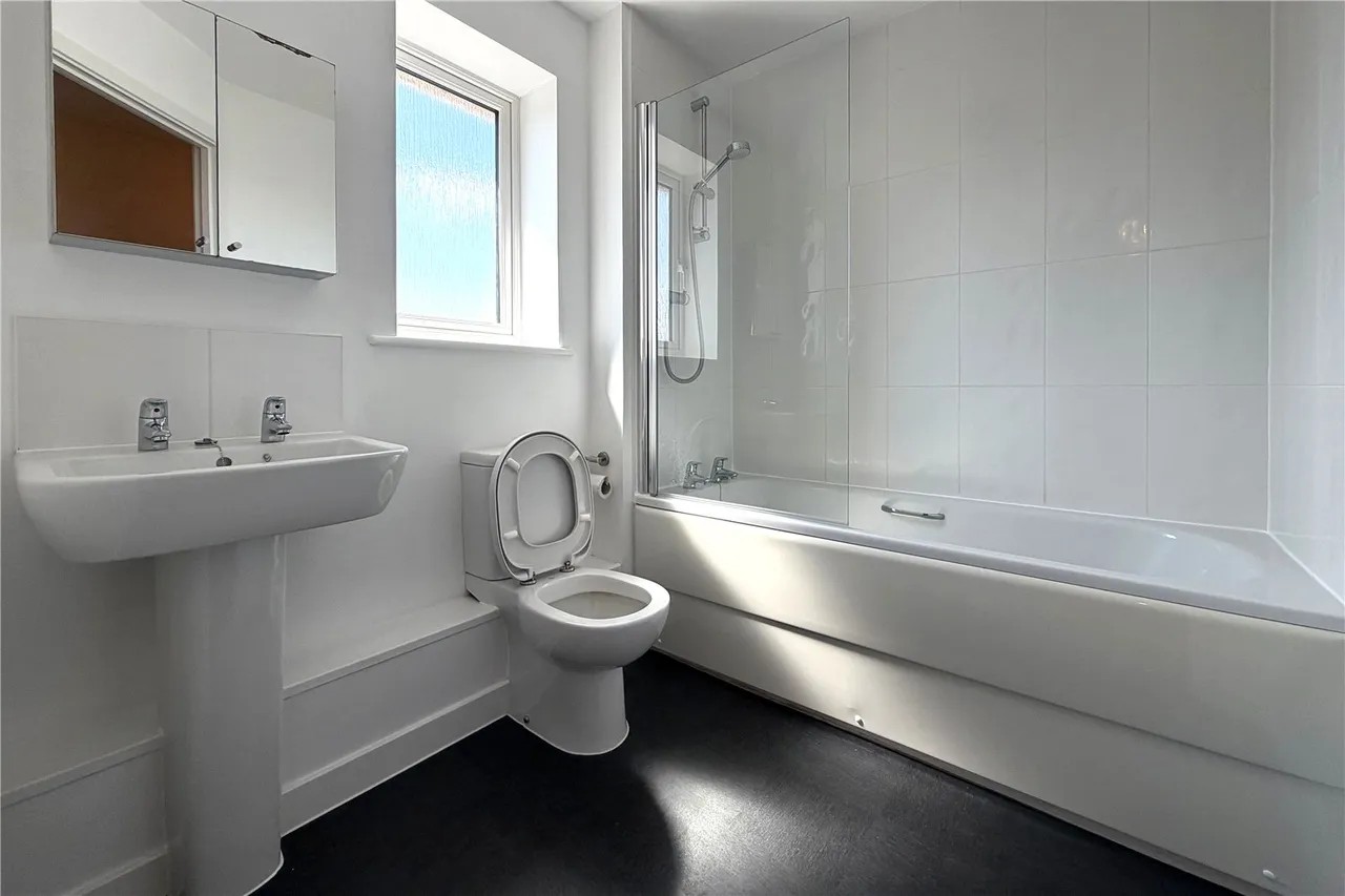 Centrifuge Way, Farnborough, Hampshire, GU14 6GF, photo 6