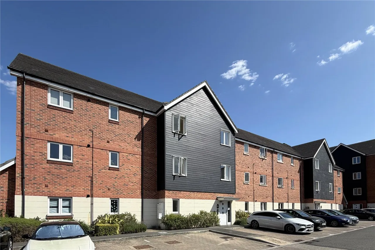 1 bed flat for sale — Centrifuge Way, Farnborough, Hampshire, GU14 6GF
