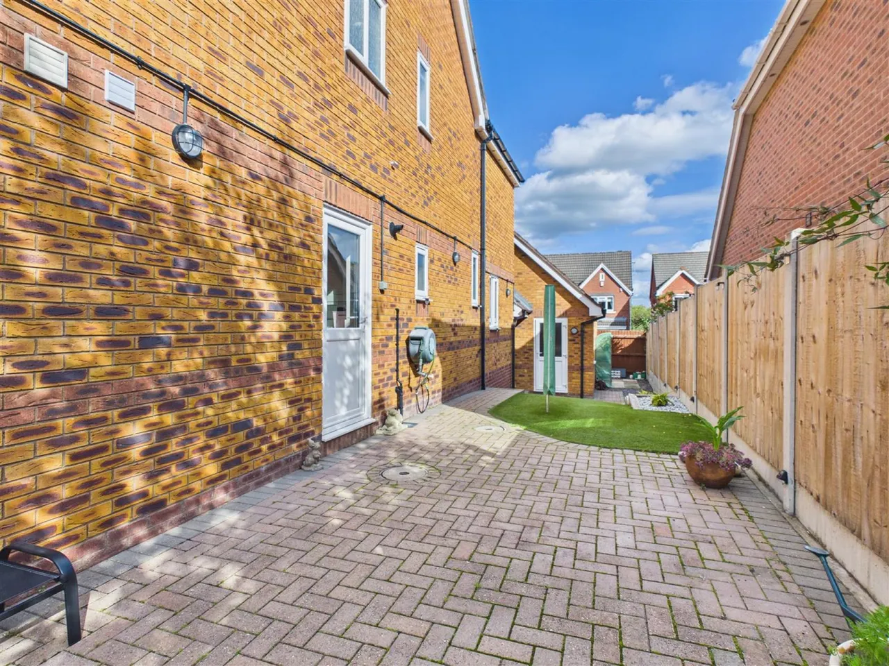Amos Gardens, Worcester, WR4, photo 25