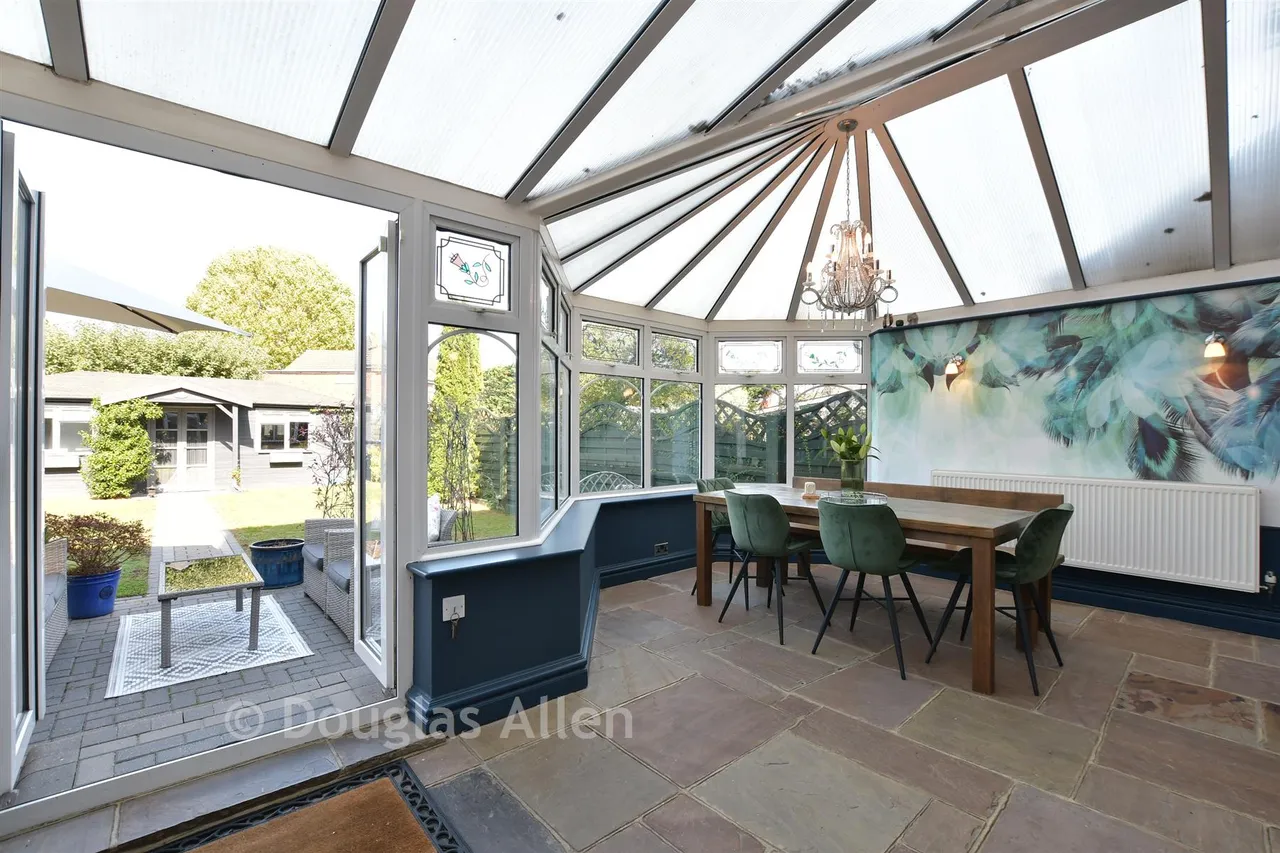 Avon Road, Upminster, RM14, photo 7