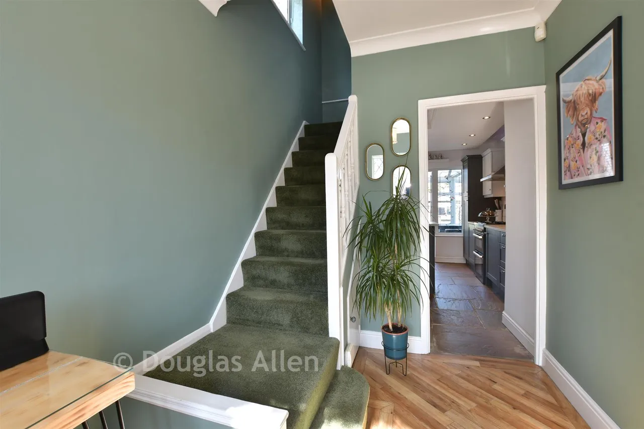 Avon Road, Upminster, RM14, photo 15