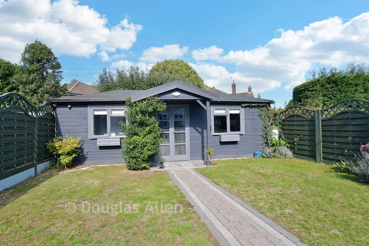 Avon Road, Upminster, RM14, photo 13