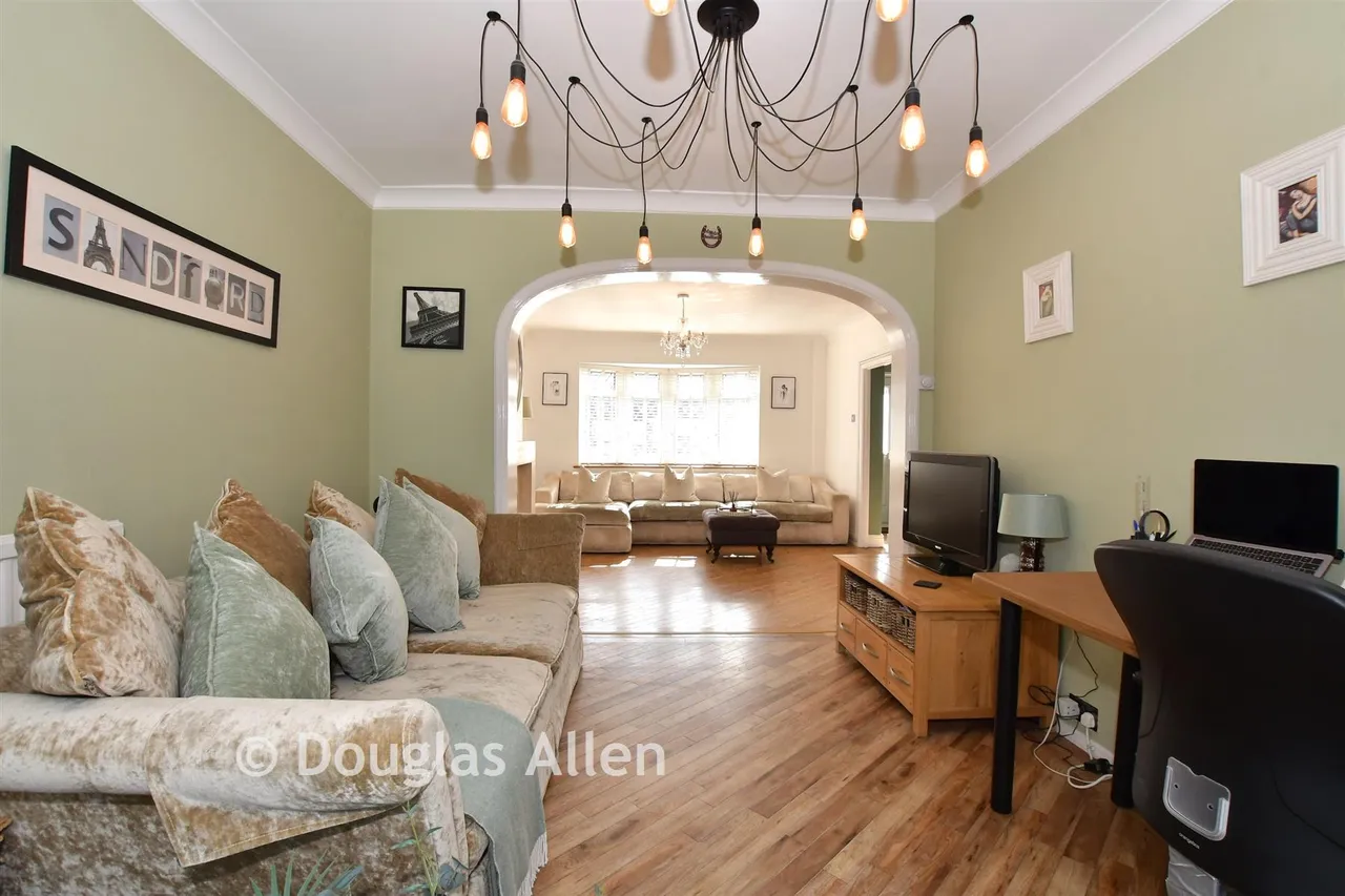 Avon Road, Upminster, RM14, photo 6