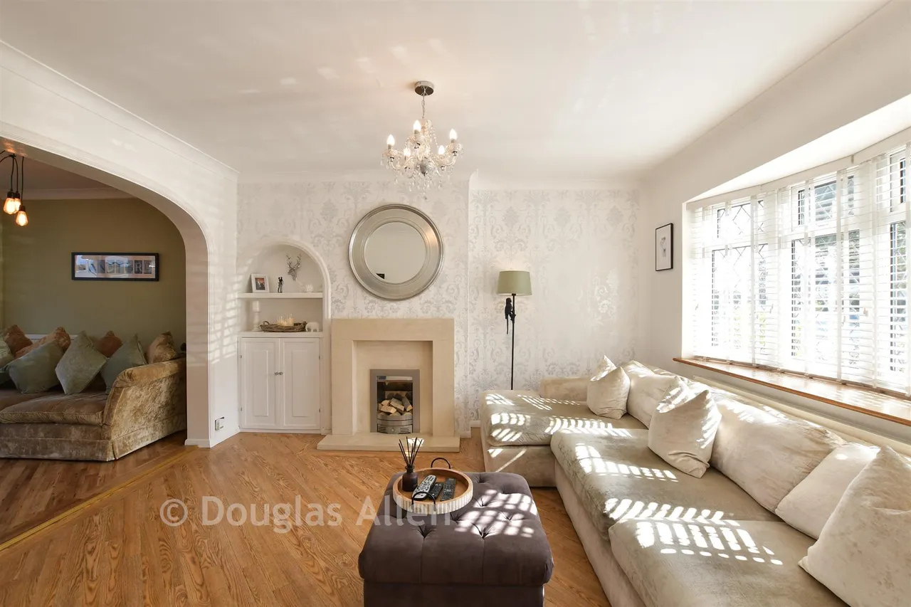 Avon Road, Upminster, RM14, photo 3
