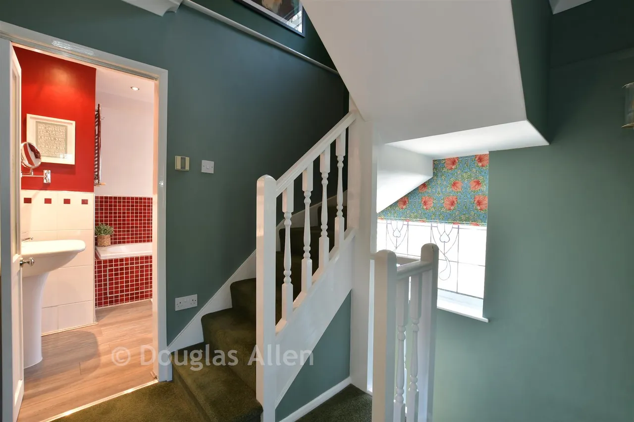 Avon Road, Upminster, RM14, photo 16