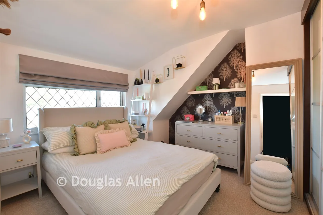 Avon Road, Upminster, RM14, photo 11