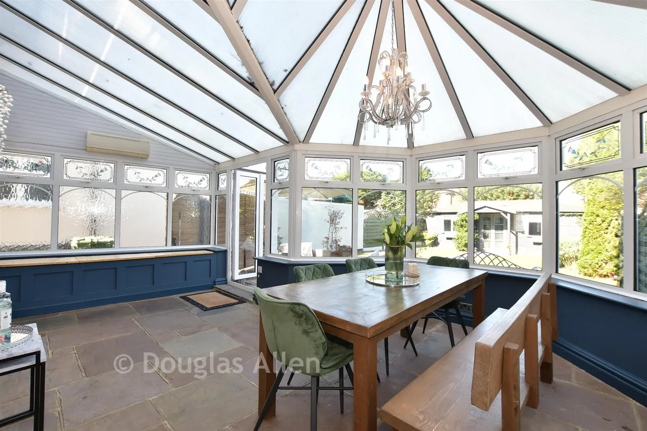 Avon Road, Upminster, RM14, photo 8