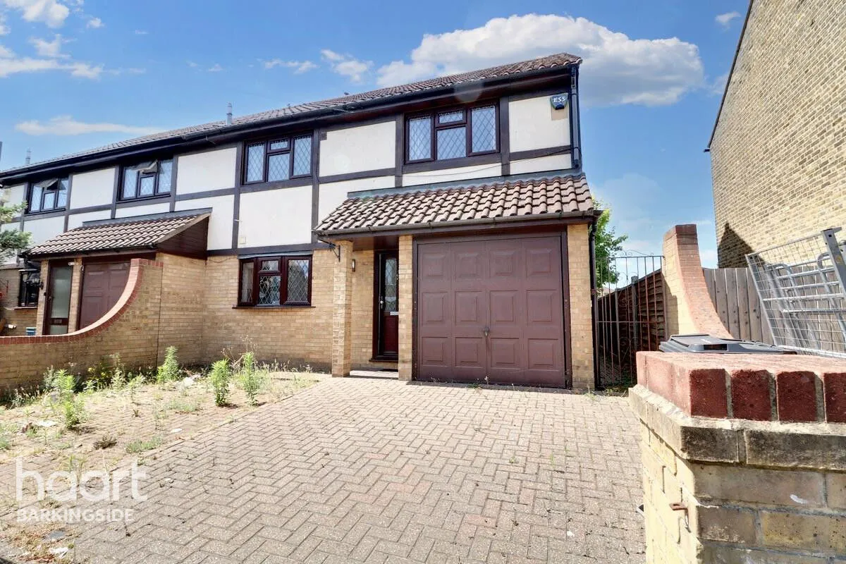 3 bed house for sale, Youngs Road, Newbury Park, IG2