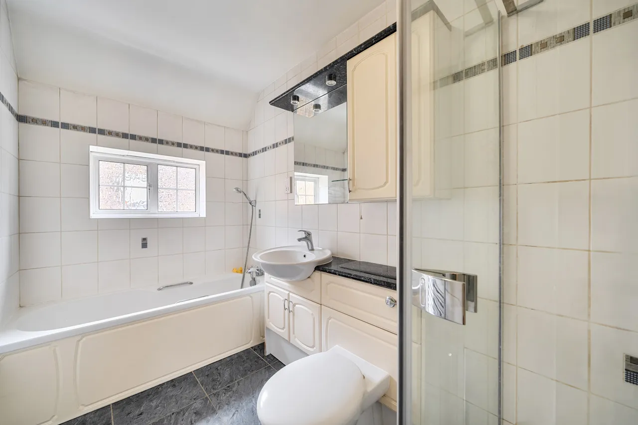 The Broadwalk, Northwood, HA6, photo 23