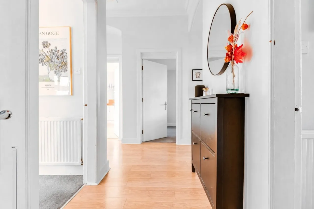 Dean Crescent, photo 10