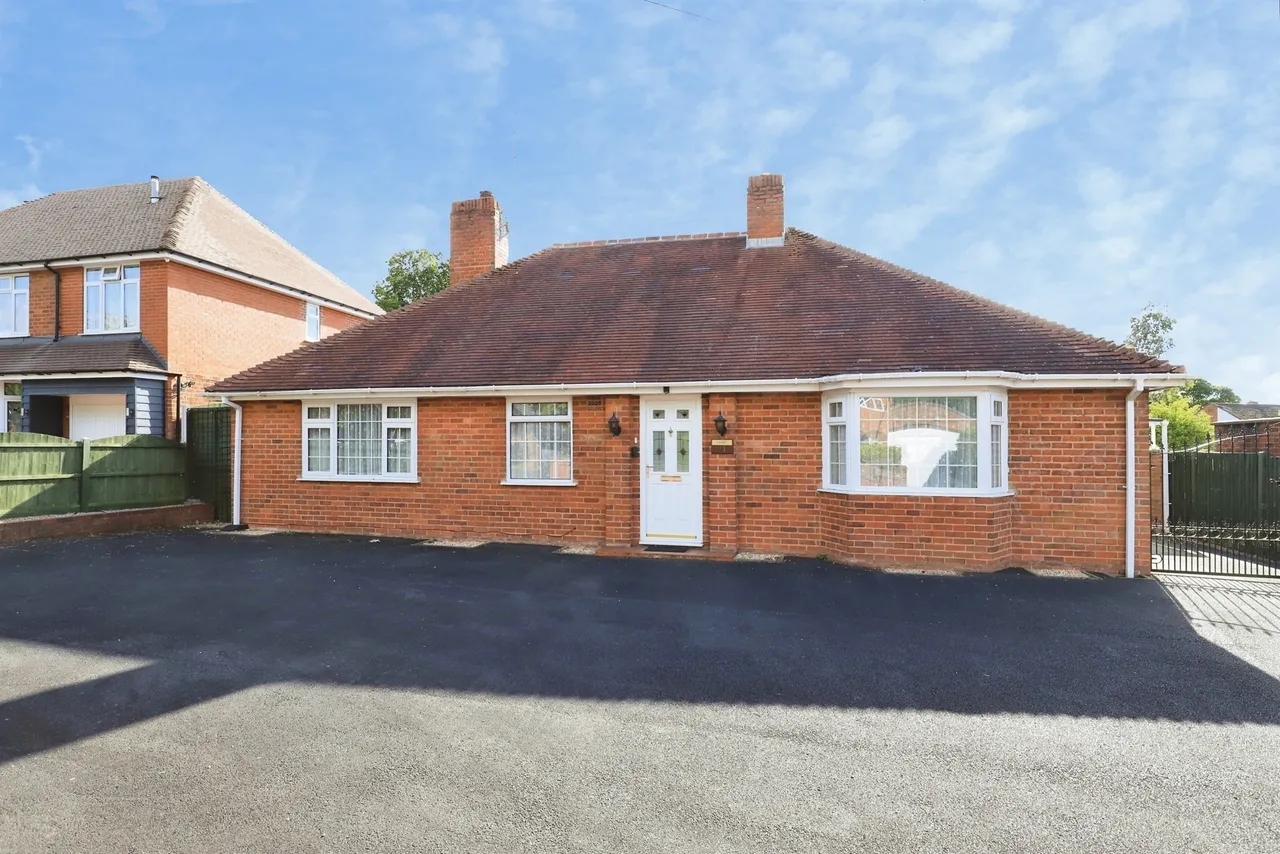 3 bed house for sale — Summer Hill Avenue, Kidderminster