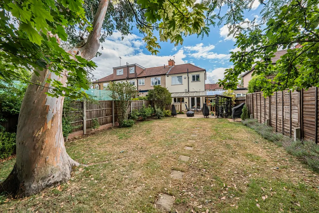 Seaton Gardens, Ruislip Manor, HA4, photo 11