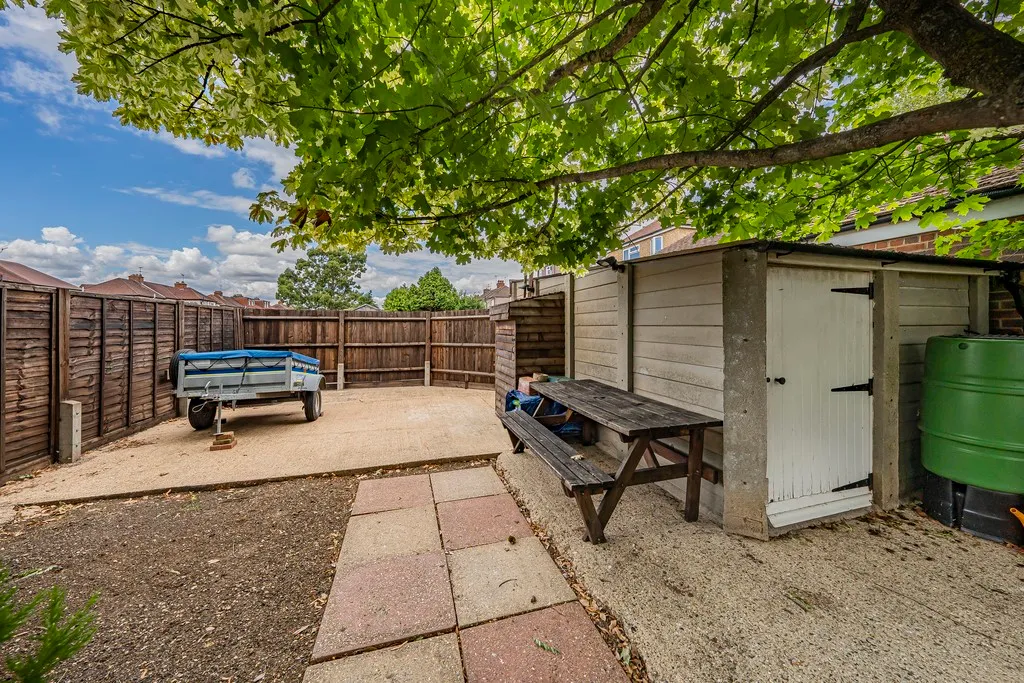 Seaton Gardens, Ruislip Manor, HA4, photo 15