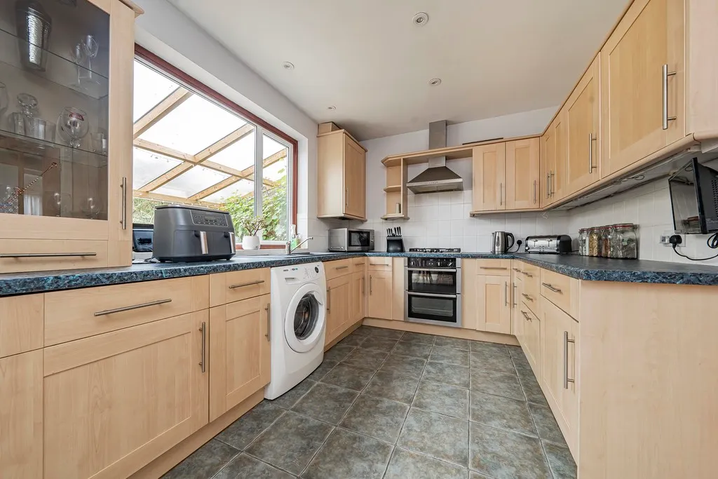 Seaton Gardens, Ruislip Manor, HA4, photo 19