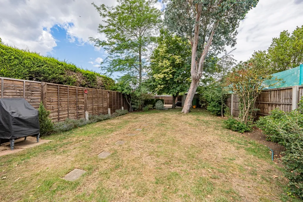 Seaton Gardens, Ruislip Manor, HA4, photo 21