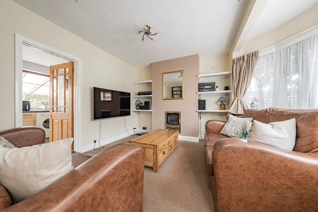 Seaton Gardens, Ruislip Manor, HA4, photo 9