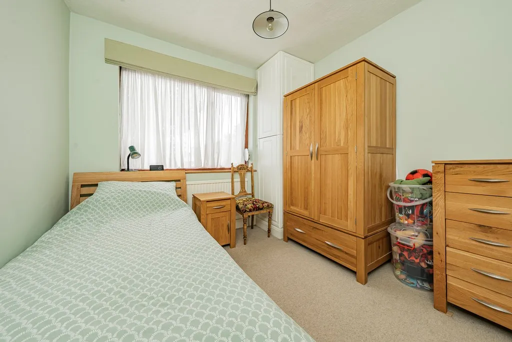Seaton Gardens, Ruislip Manor, HA4, photo 12