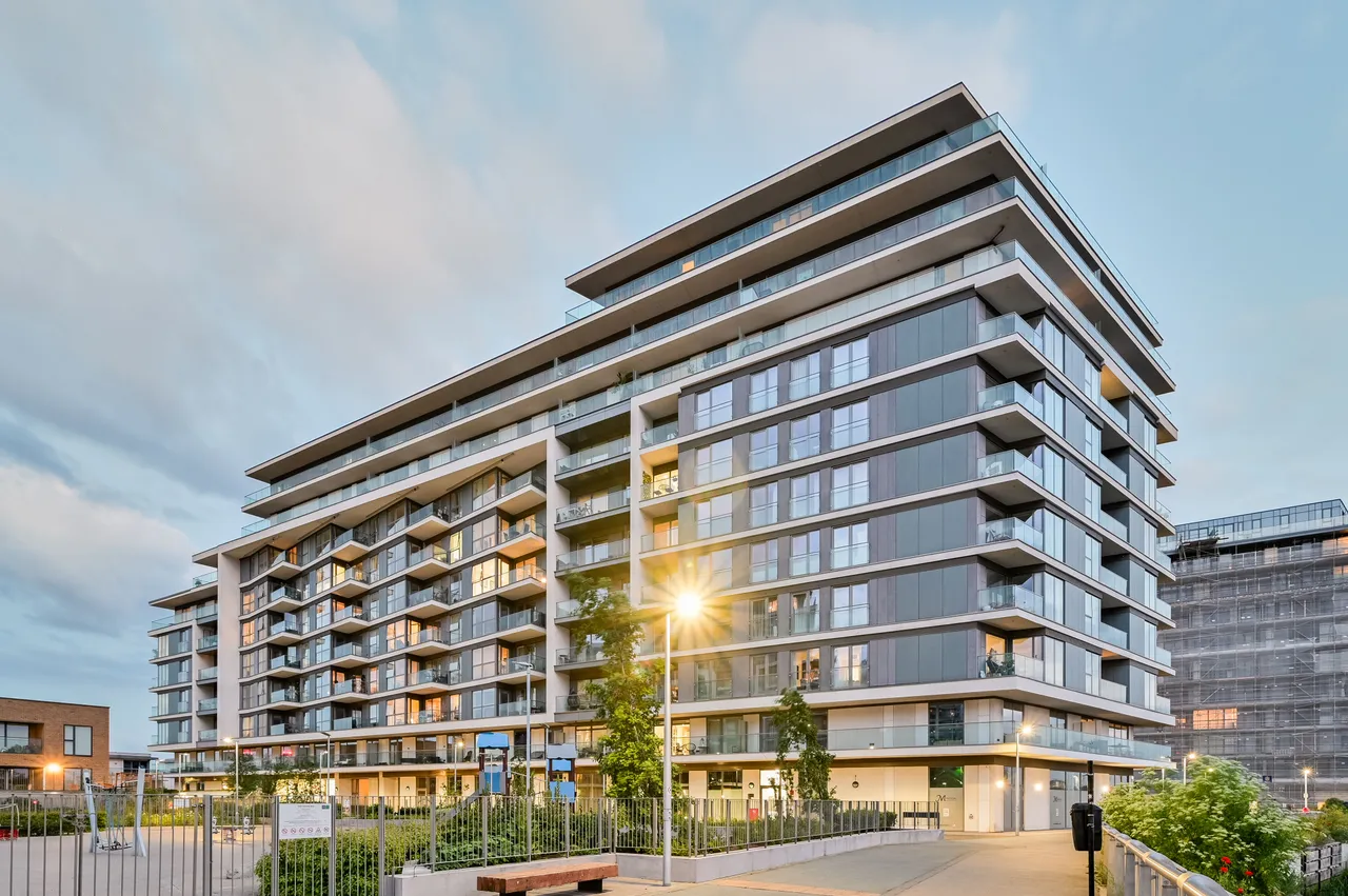 3 bed flat for sale, London, SE10