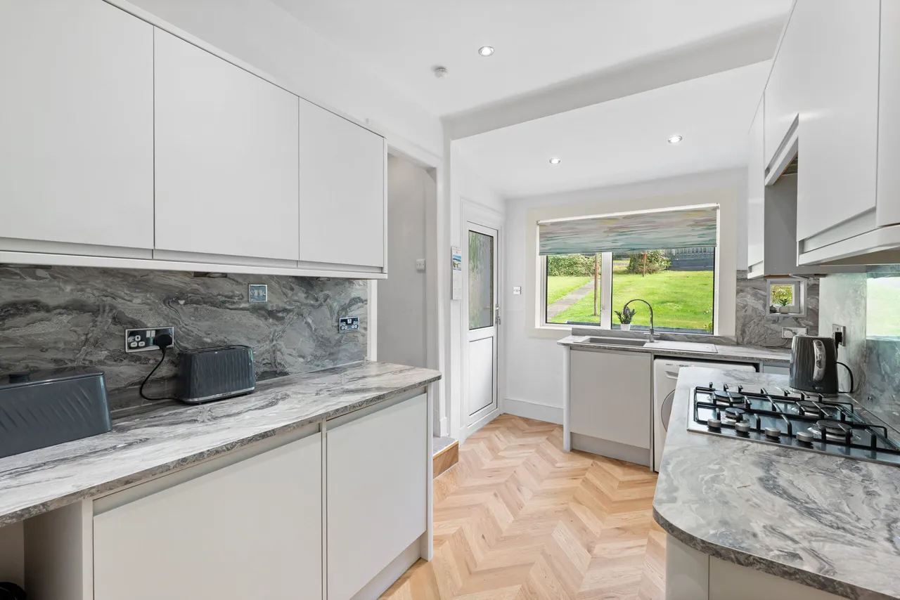 Merrylee Park Avenue, Giffnock, photo 6