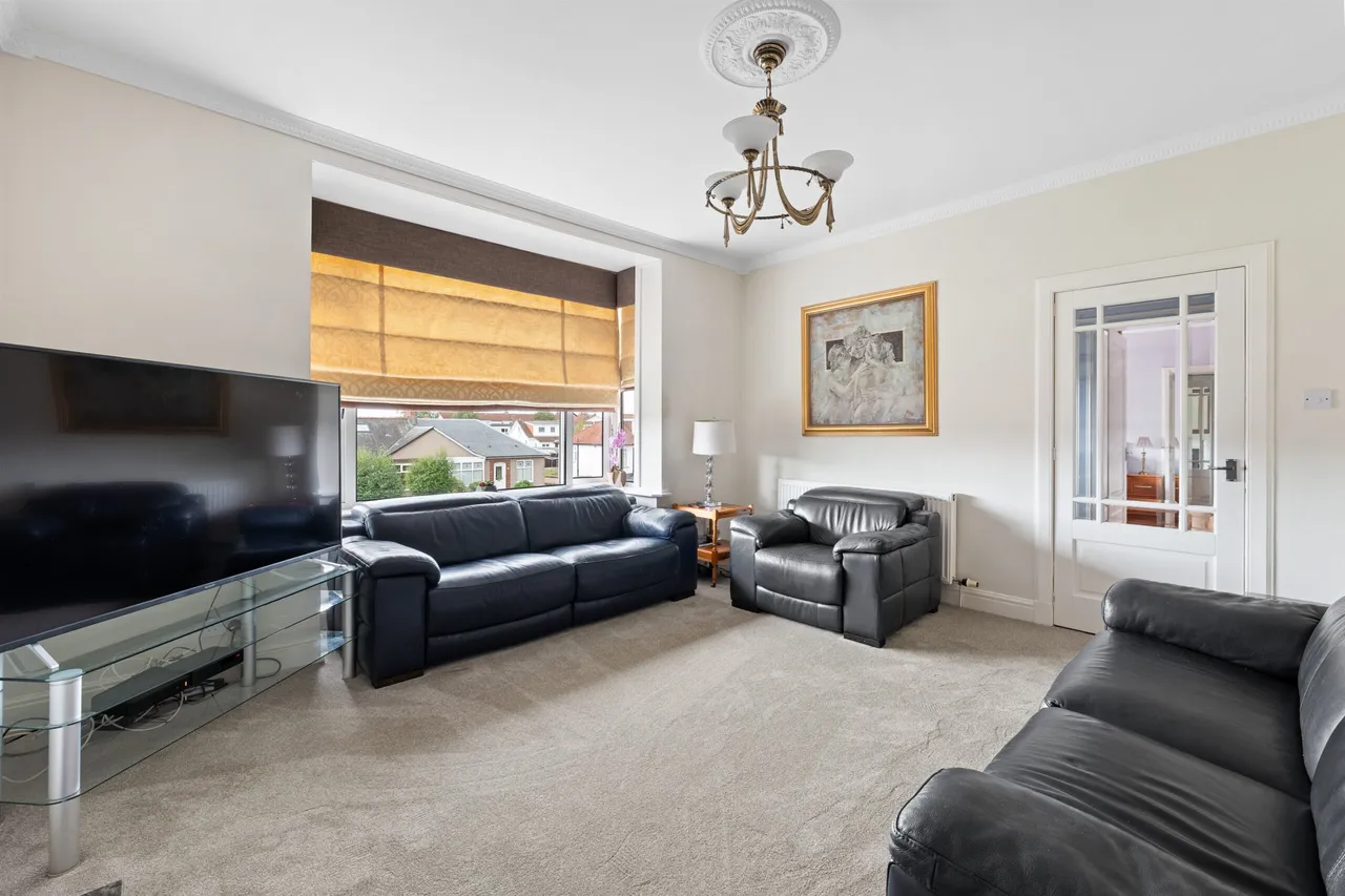 Merrylee Park Avenue, Giffnock, photo 3