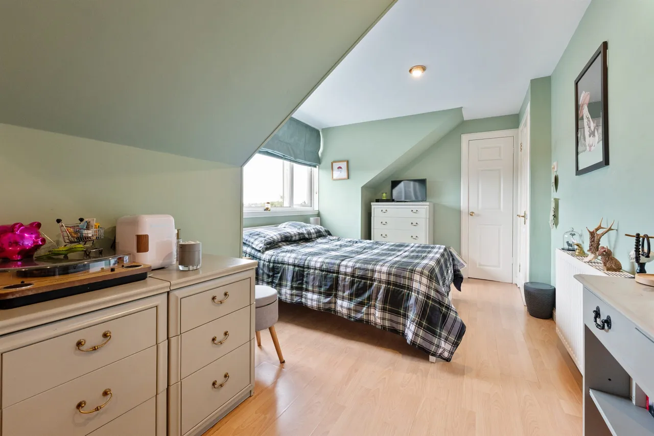 Merrylee Park Avenue, Giffnock, photo 11