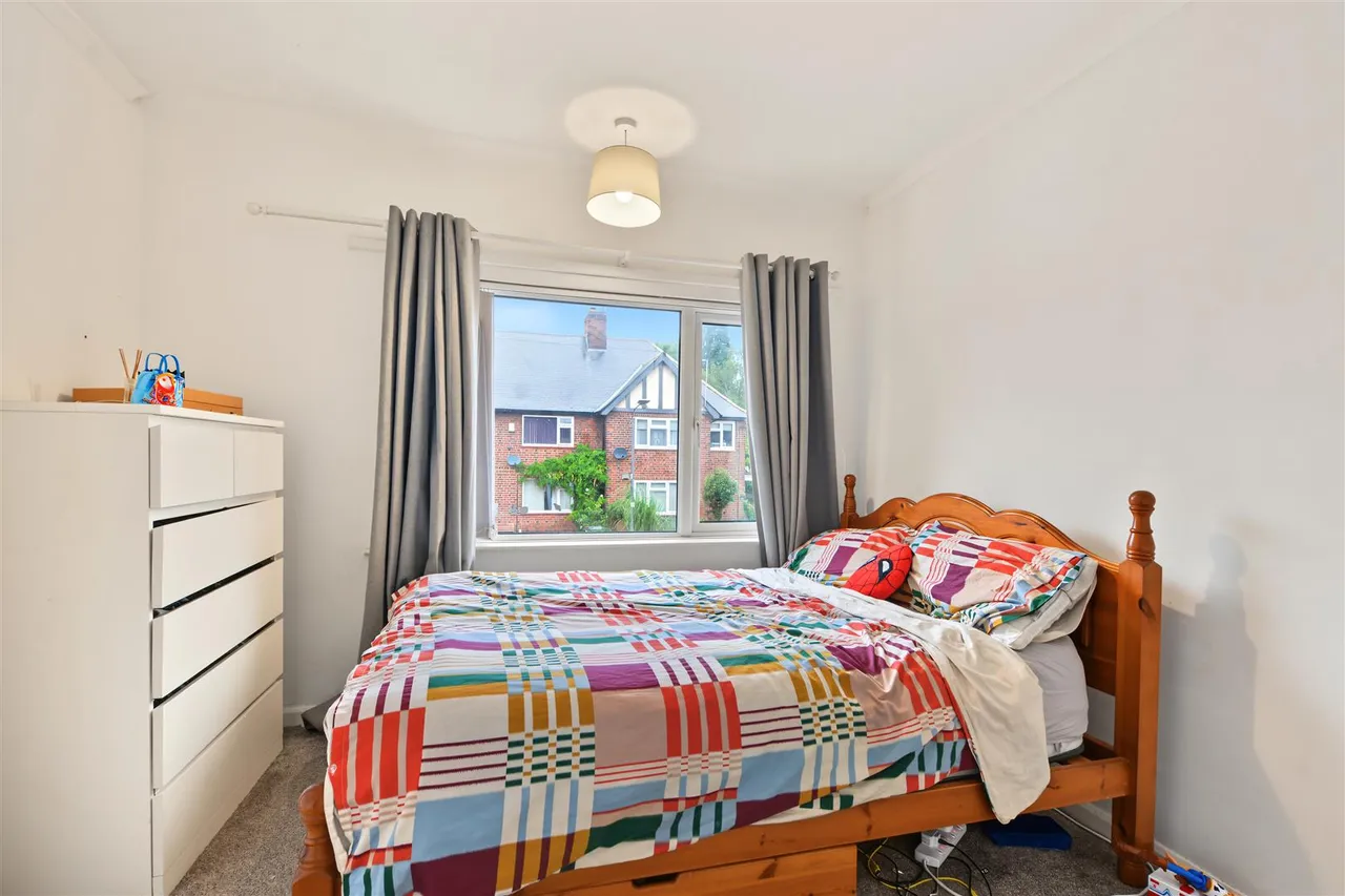 Bentwell Avenue, Arnold, NG5, photo 9