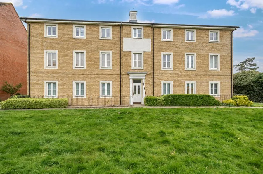 2 bed flat for sale, Eastwood Park, Great Baddow, CM2