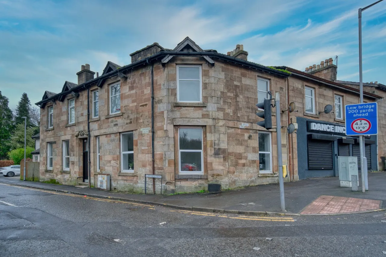 2 bed flat to rent, Cartside Drive, Clarkston, G76