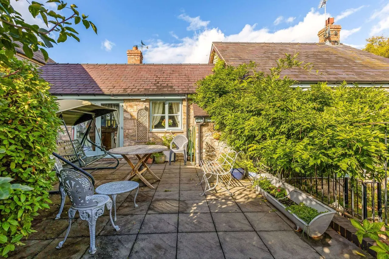 Eyarth, Llanfair Dyffryn, LL15, photo 13