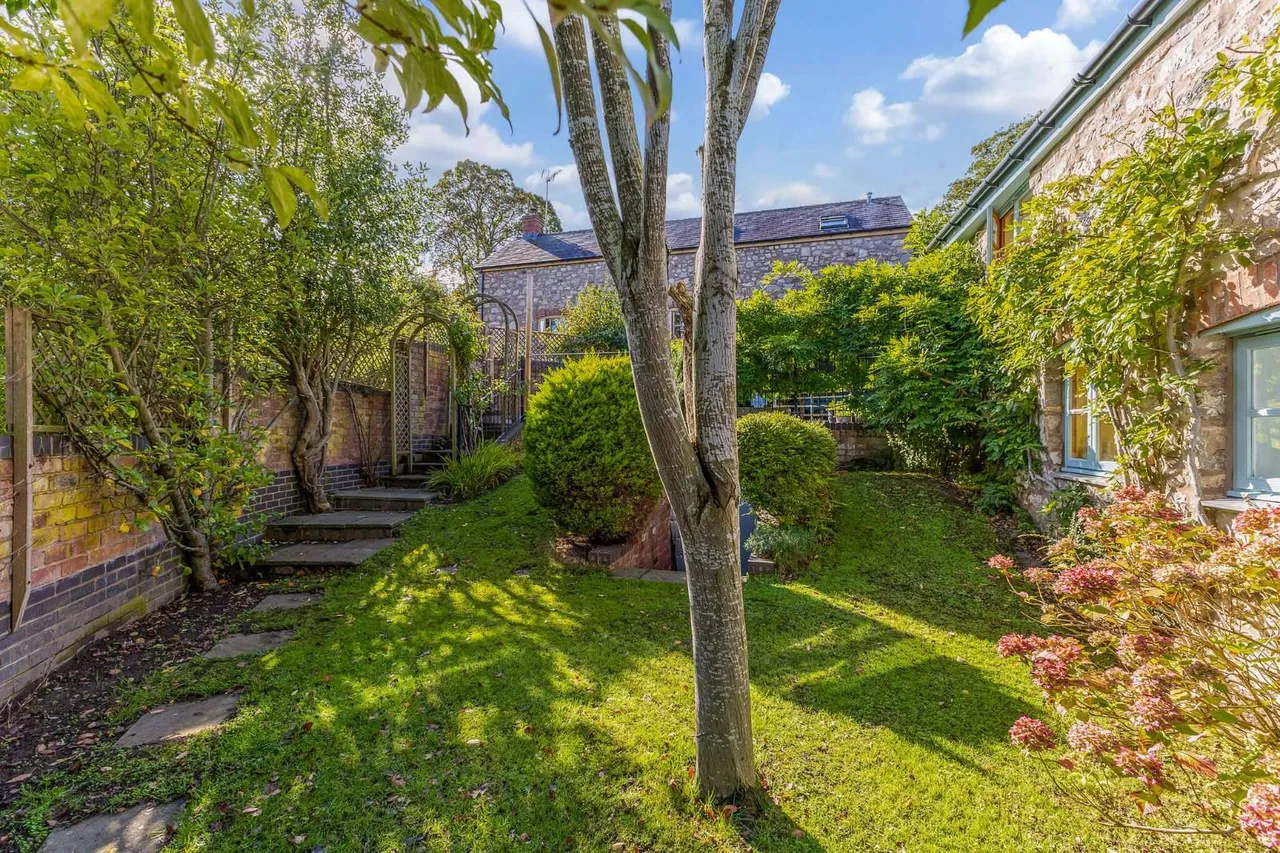 Eyarth, Llanfair Dyffryn, LL15, photo 14