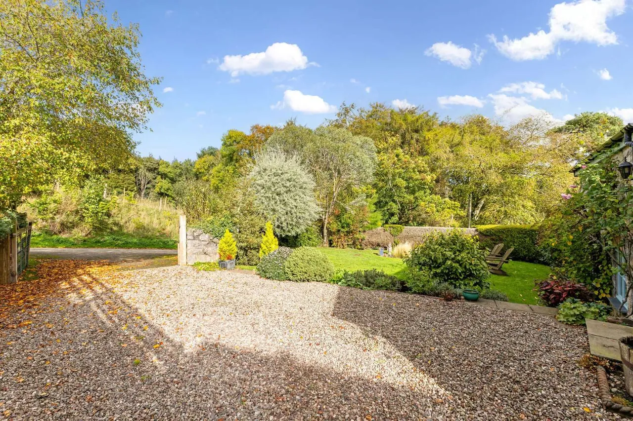 Eyarth, Llanfair Dyffryn, LL15, photo 11