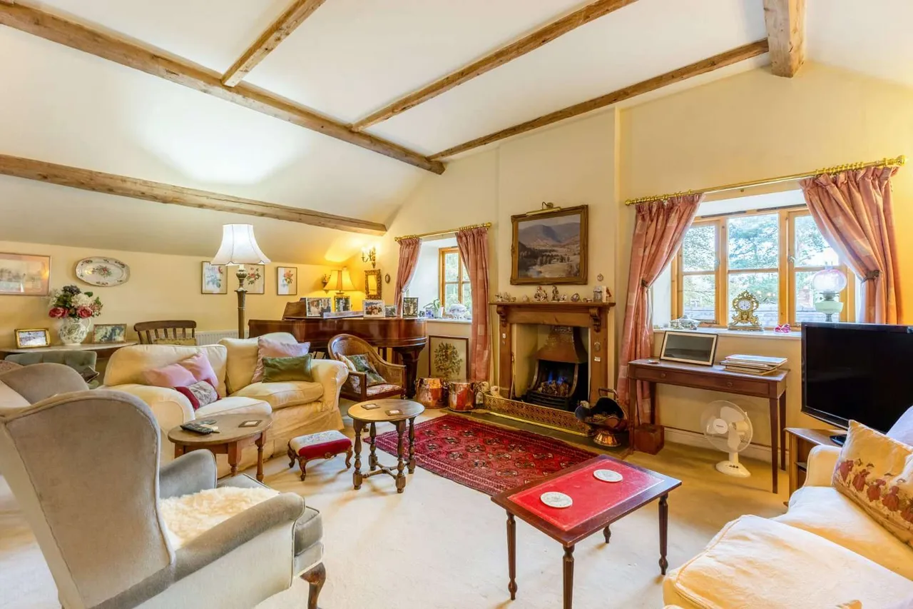 Eyarth, Llanfair Dyffryn, LL15, photo 2
