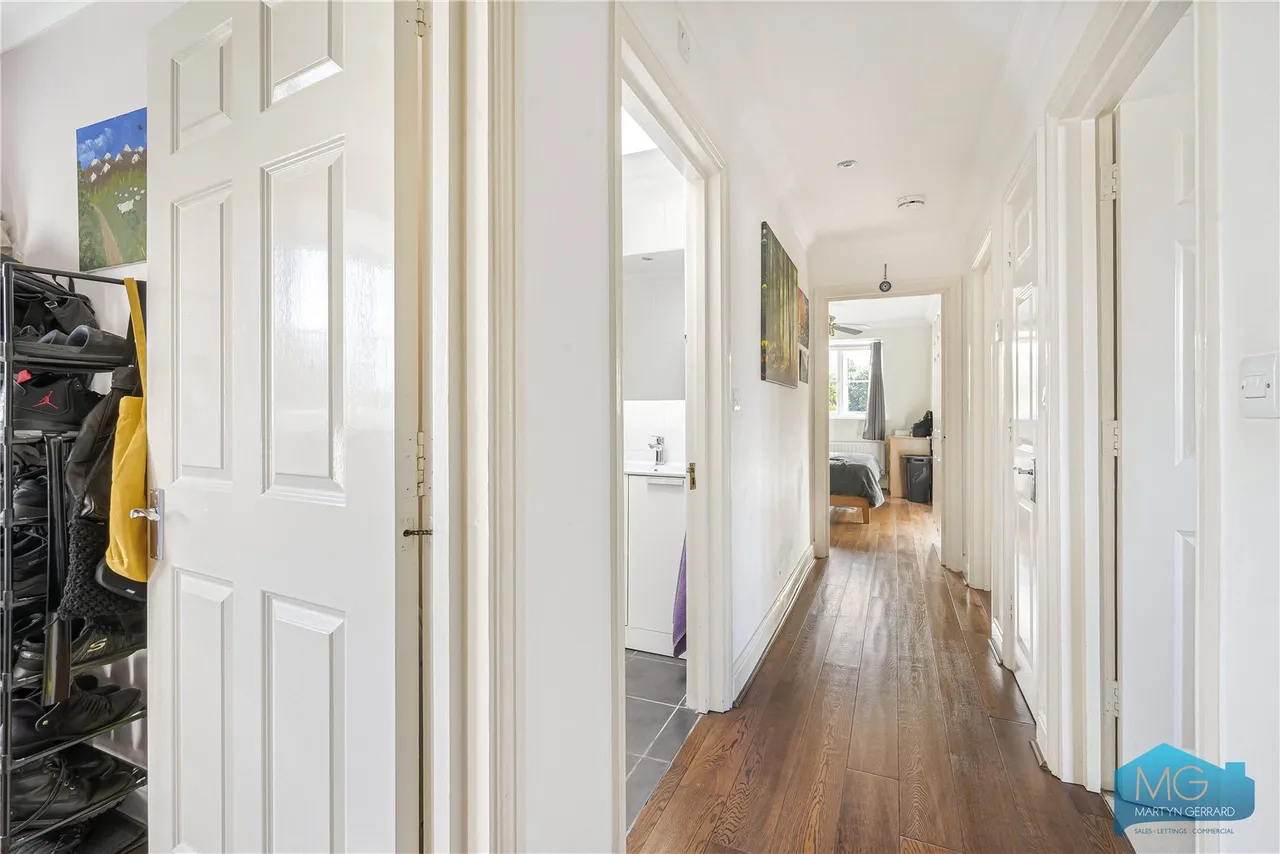 High Street, Southgate, N14, photo 5