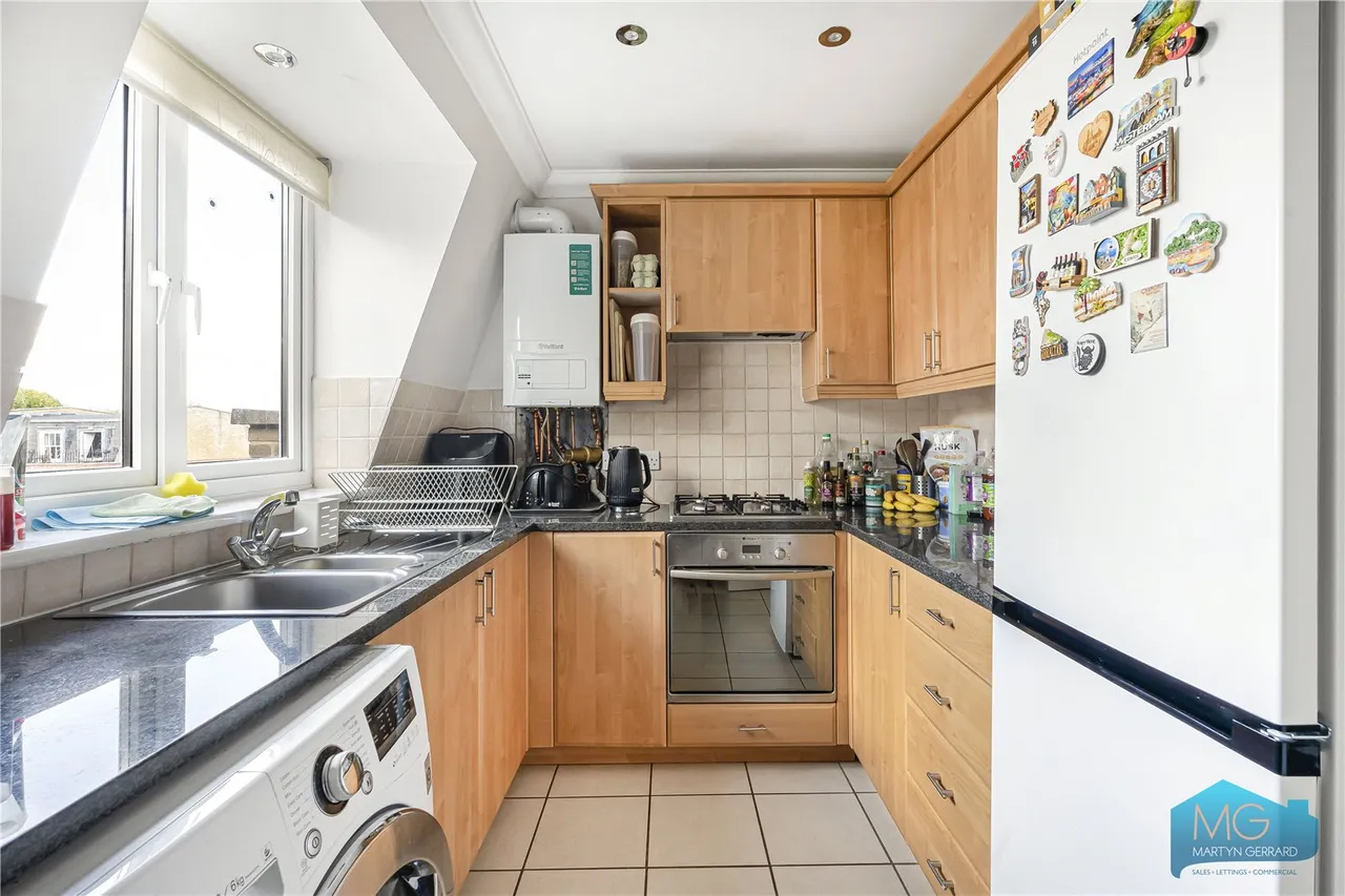 High Street, Southgate, N14, photo 3