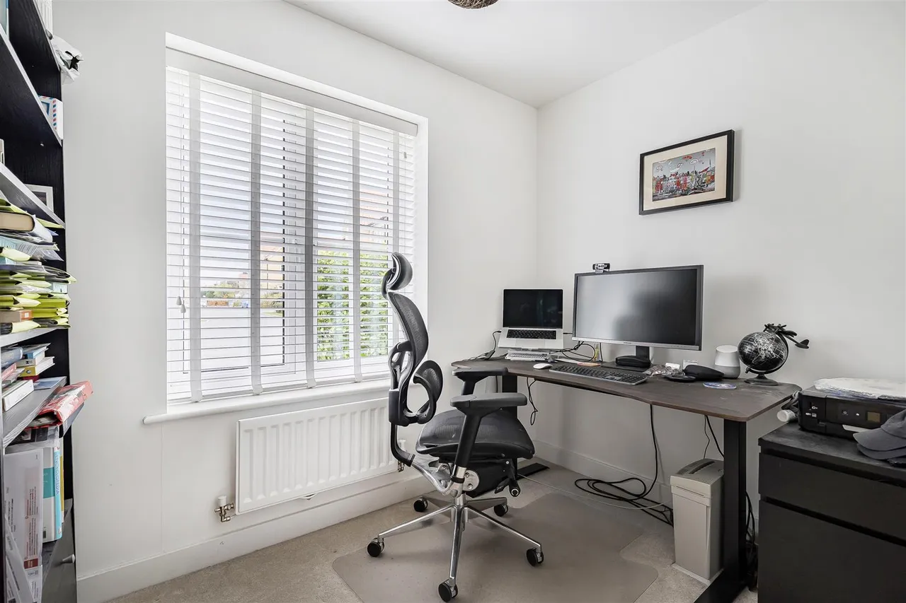 Studley Gardens, Studley, SN11, photo 10