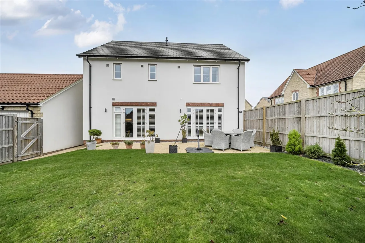 Studley Gardens, Studley, SN11, photo 8