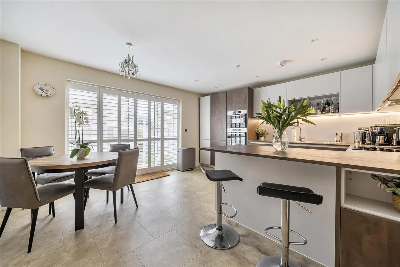 Studley Gardens, Studley, SN11, photo 5