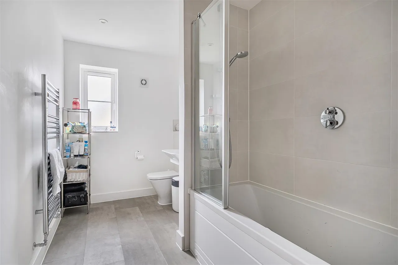 Studley Gardens, Studley, SN11, photo 17