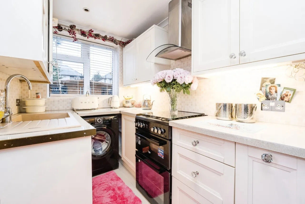 Downing Road, Dagenham, RM9, photo 2