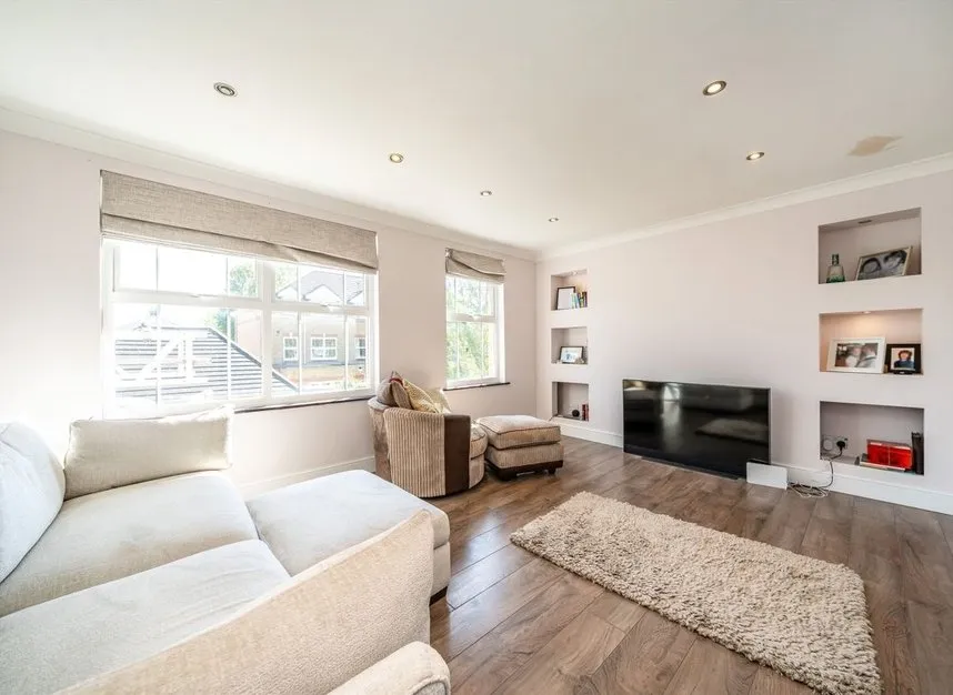Draper Close, Isleworth, TW7, photo 2