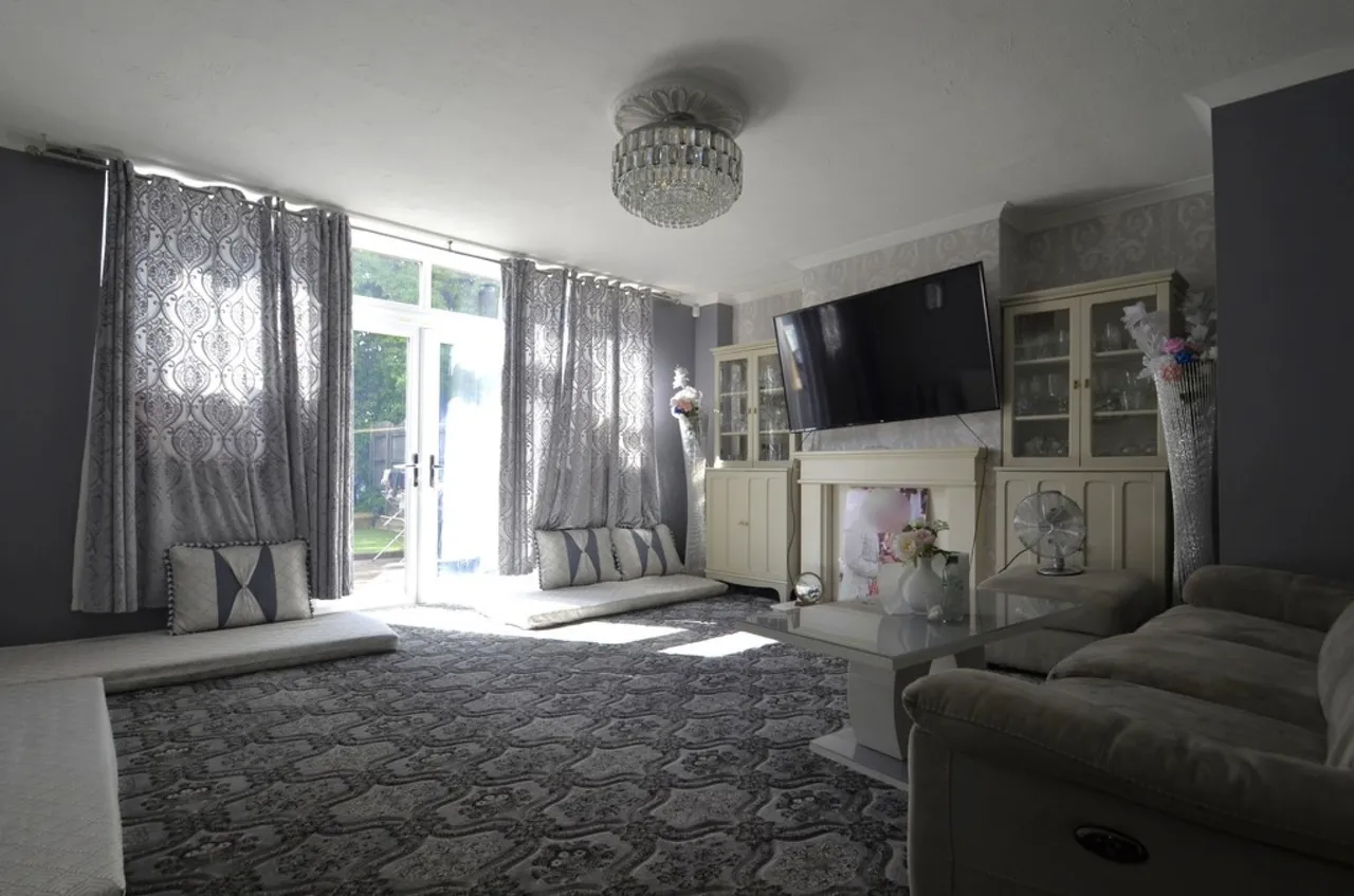 Stanwell, Staines-upon-Thames, photo 2