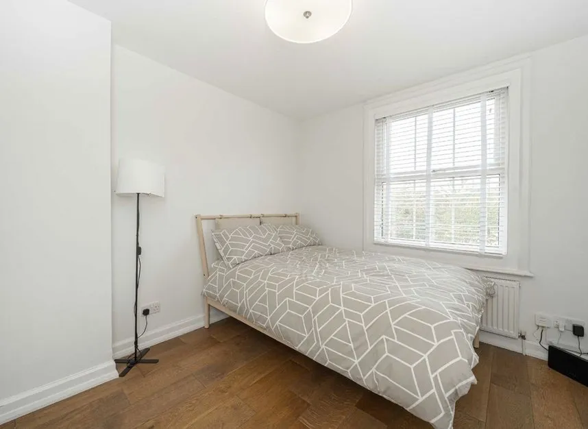 The Avenue, Sunbury-On-Thames, TW16, photo 5