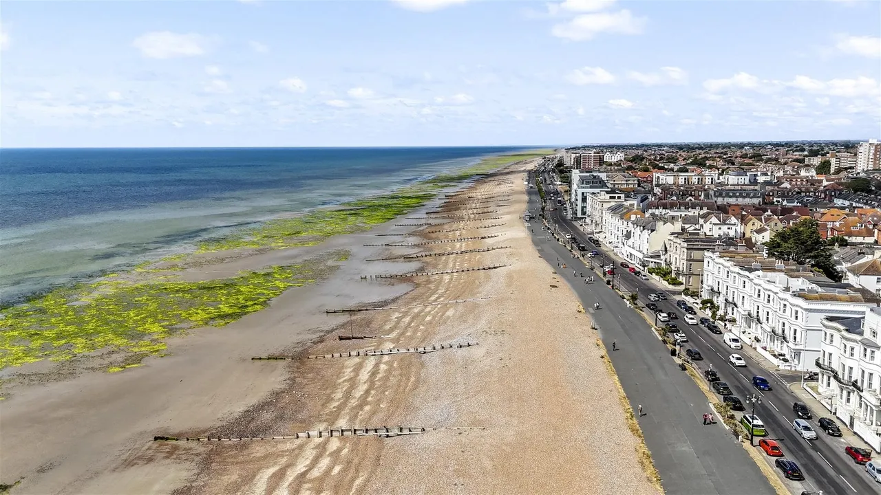 Marine Parade, Worthing, photo 11