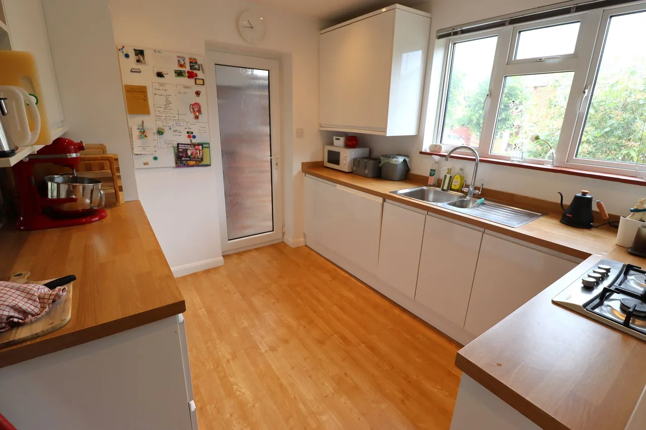 Church Road, Rayleigh, Essex, SS6 8PN, photo 4