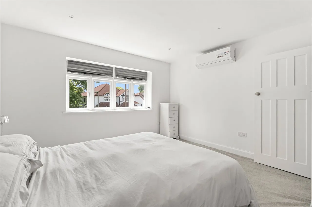 Darby Crescent, Sunbury, TW16 5LB, photo 10