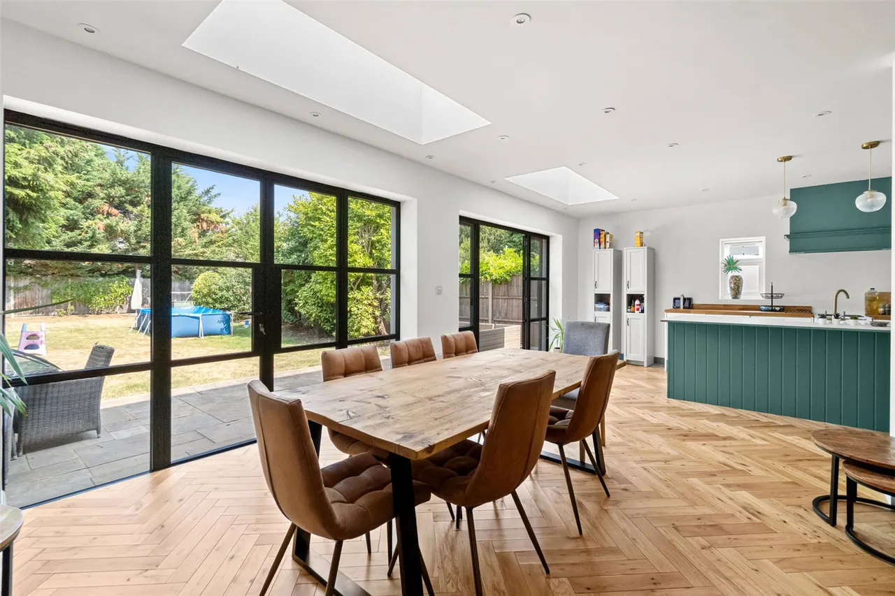 Darby Crescent, Sunbury, TW16 5LB, photo 6