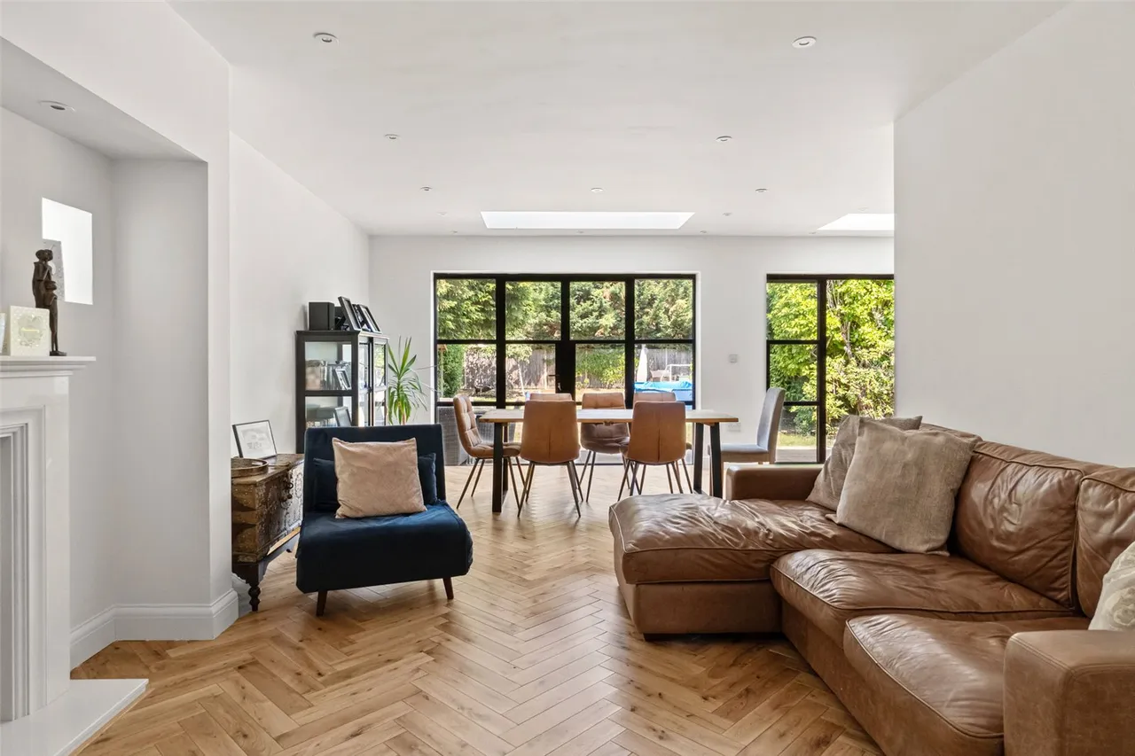 Darby Crescent, Sunbury, TW16 5LB, photo 7