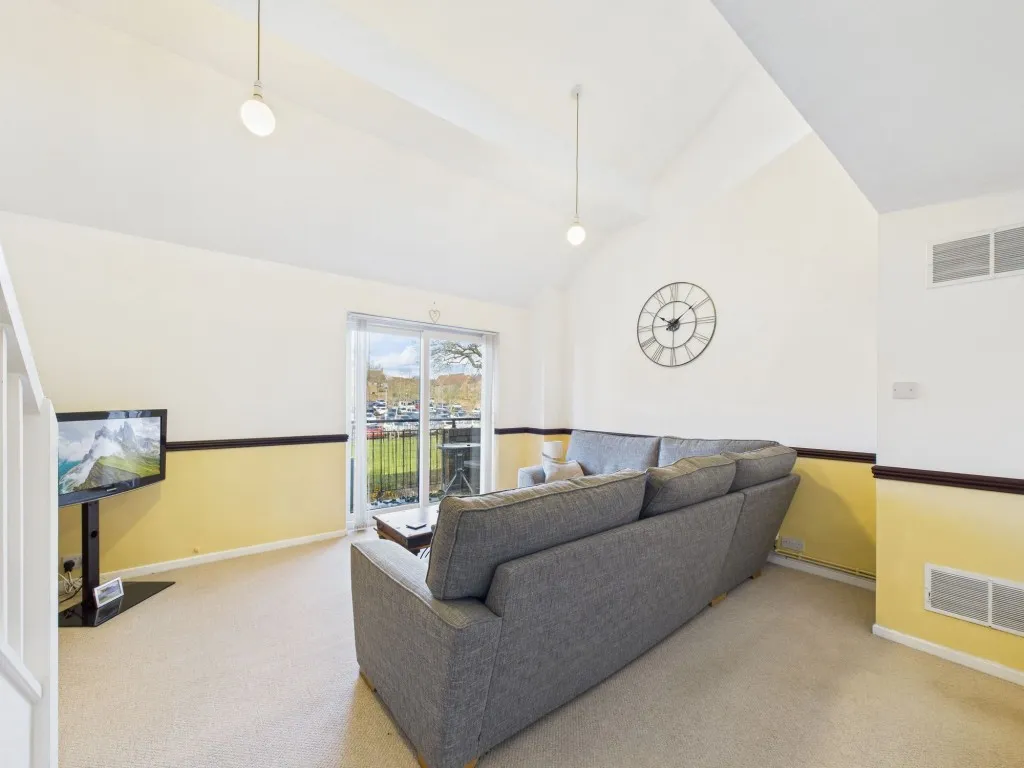 Maiden Place, Lower Earley, RG6, photo 5