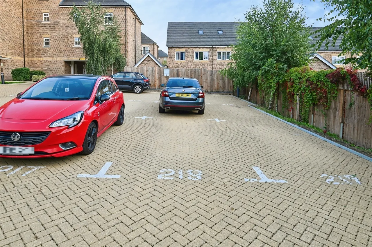Chimney Avenue, Maidstone, photo 10