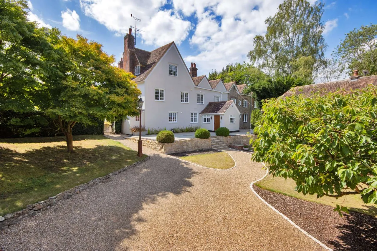 Fairbourne Lane, Harrietsham, Maidstone, Kent, ME17 1LN, photo 2